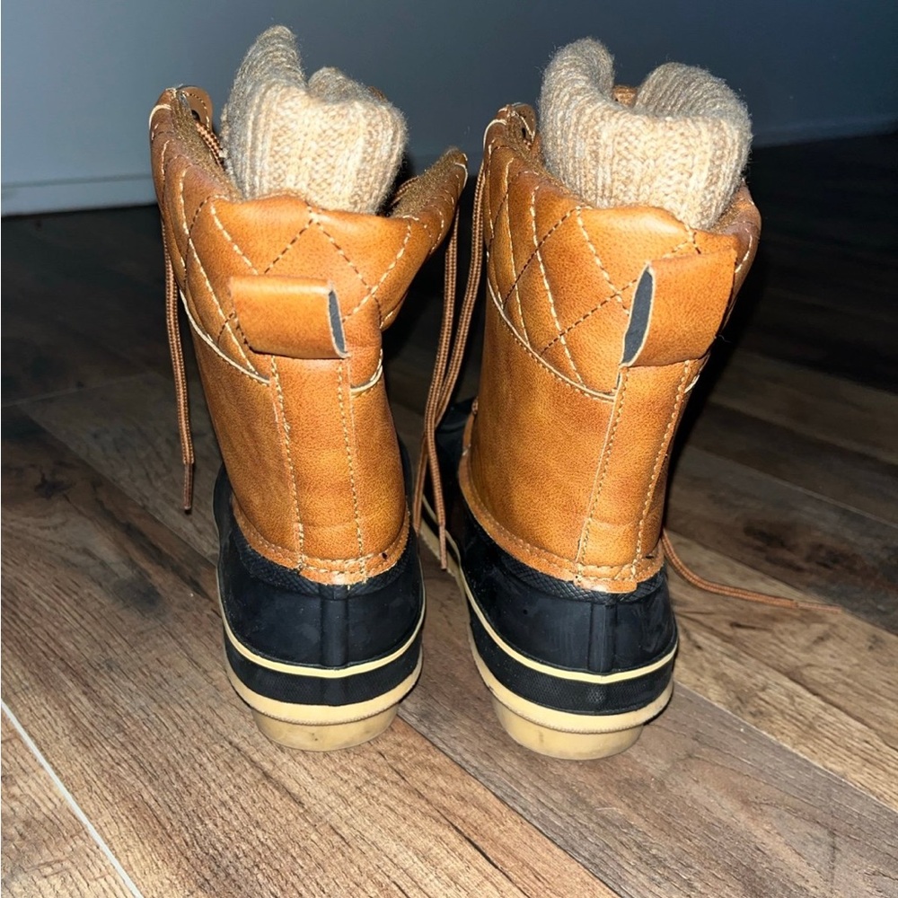 Winter Boots - Picture 3 of 7
